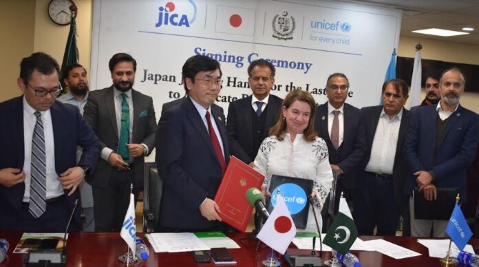 Japan aids Pakistan in purchasing polio vaccines, a significant step towards eradicating the disease